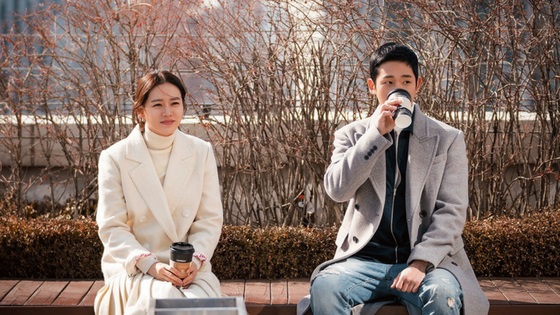 https://www.jazminemedia.com/wp-content/uploads/2018/02/Jung-Hae-In-And-Son-Ye-Jin.jpg