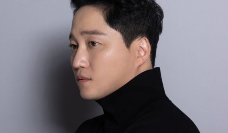 https://www.jazminemedia.com/wp-content/uploads/2021/12/Kim-Dae-Myung-.jpg