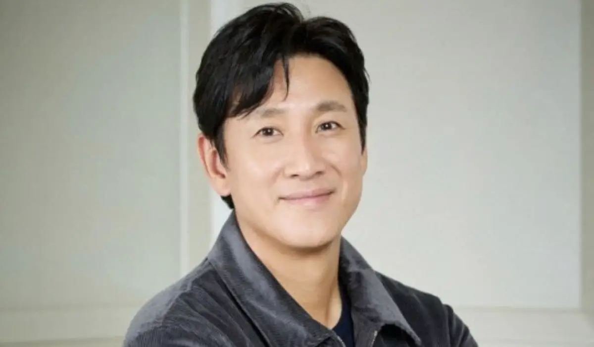 https://www.jazminemedia.com/wp-content/uploads/2023/10/Lee-Sun-Kyun-1.jpg